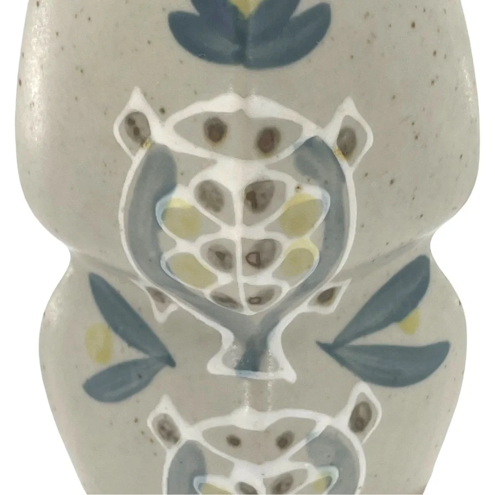 Small Turtle Bud Vase in Stoneware 6